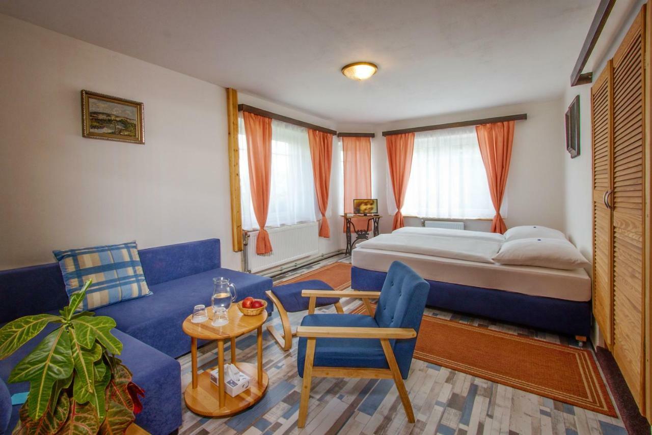 Rodinny Hotel Kaiser Desná Extérieur photo